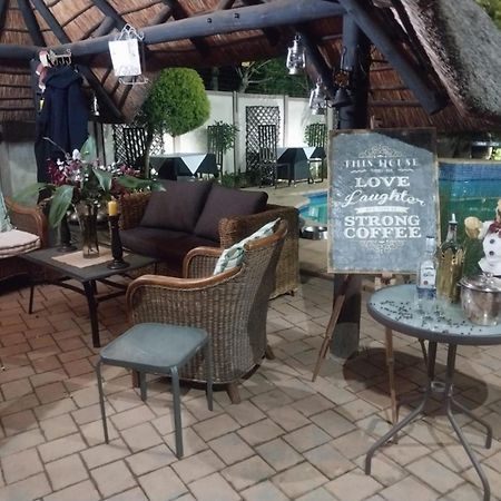 The Giraffe Room At Frederick'S Place Pretoria Exterior photo