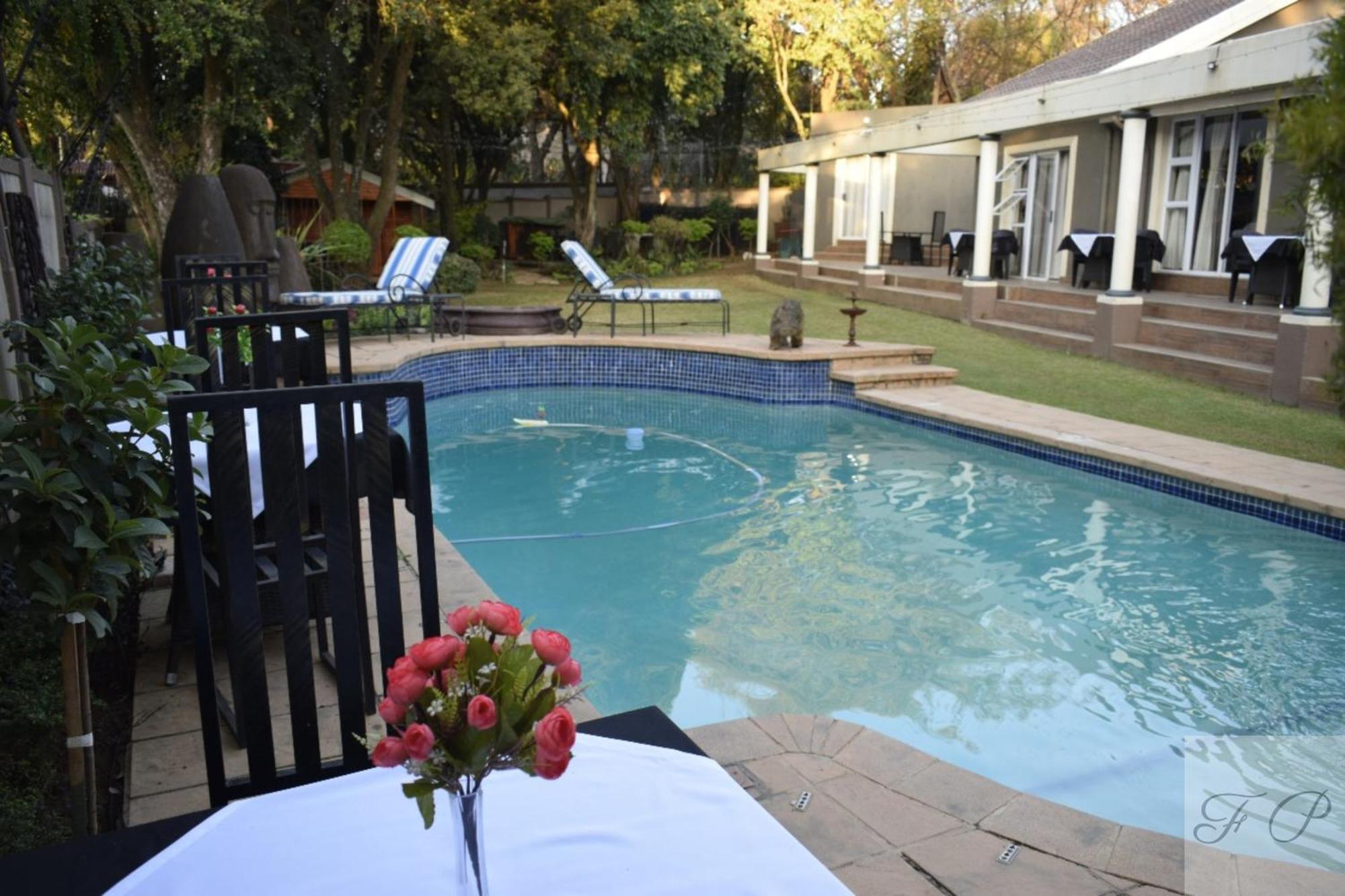 The Giraffe Room At Frederick'S Place Pretoria Exterior photo